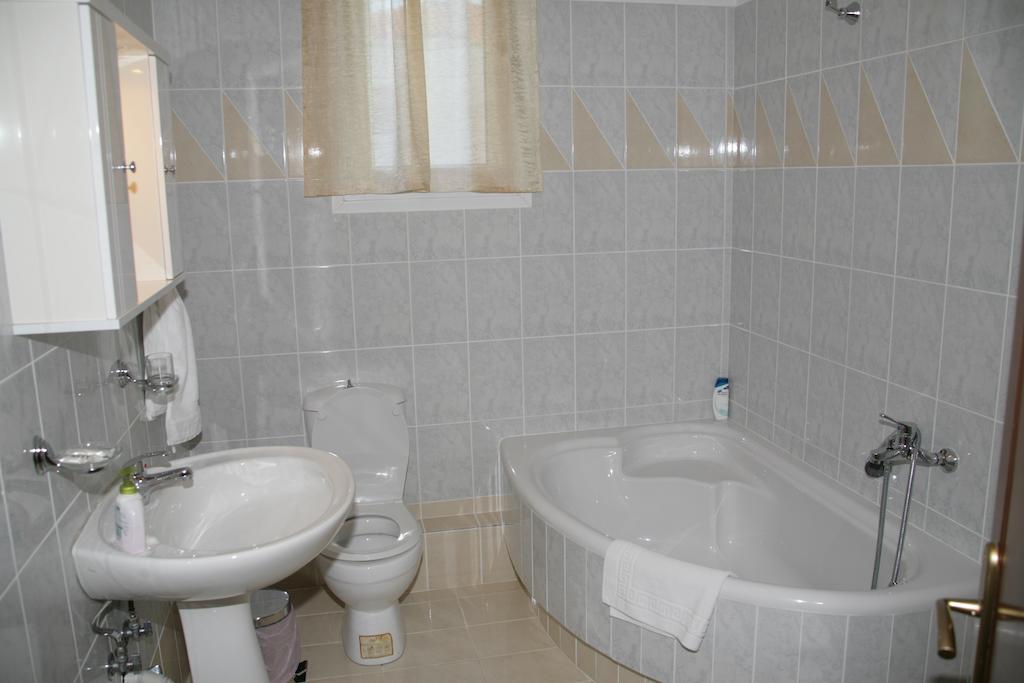 Elanthi Hostel Kastoria Bagian luar foto